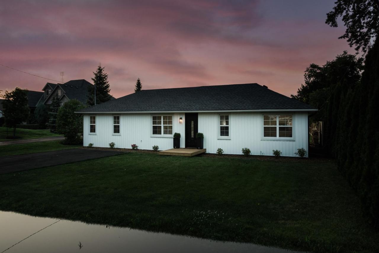 The Little White Haus Villa Niagara-on-the-Lake Exterior photo